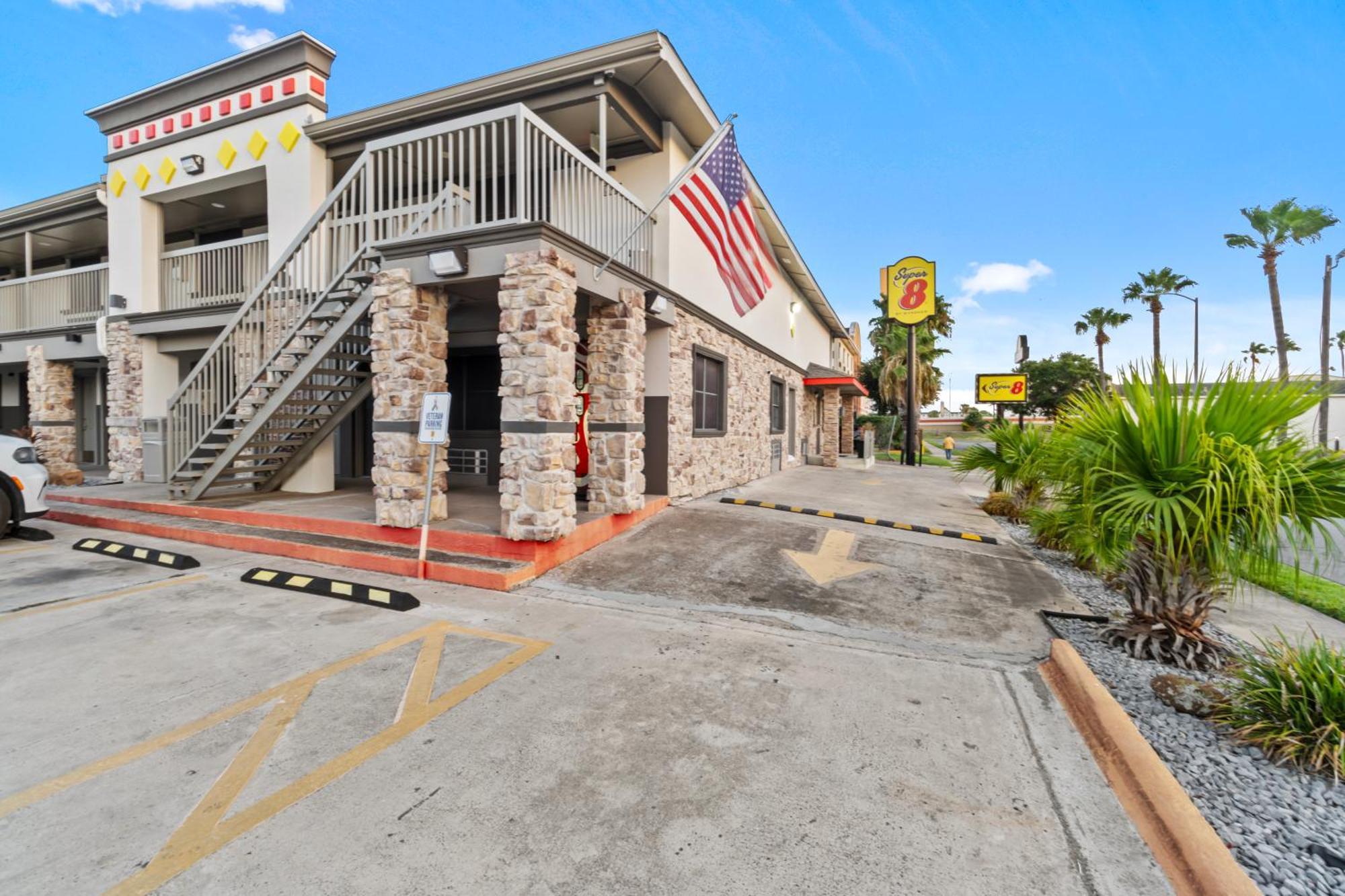 Super 8 By Wyndham Mcallen-Downtown-Airport-La Plaza Mall Motel Kültér fotó