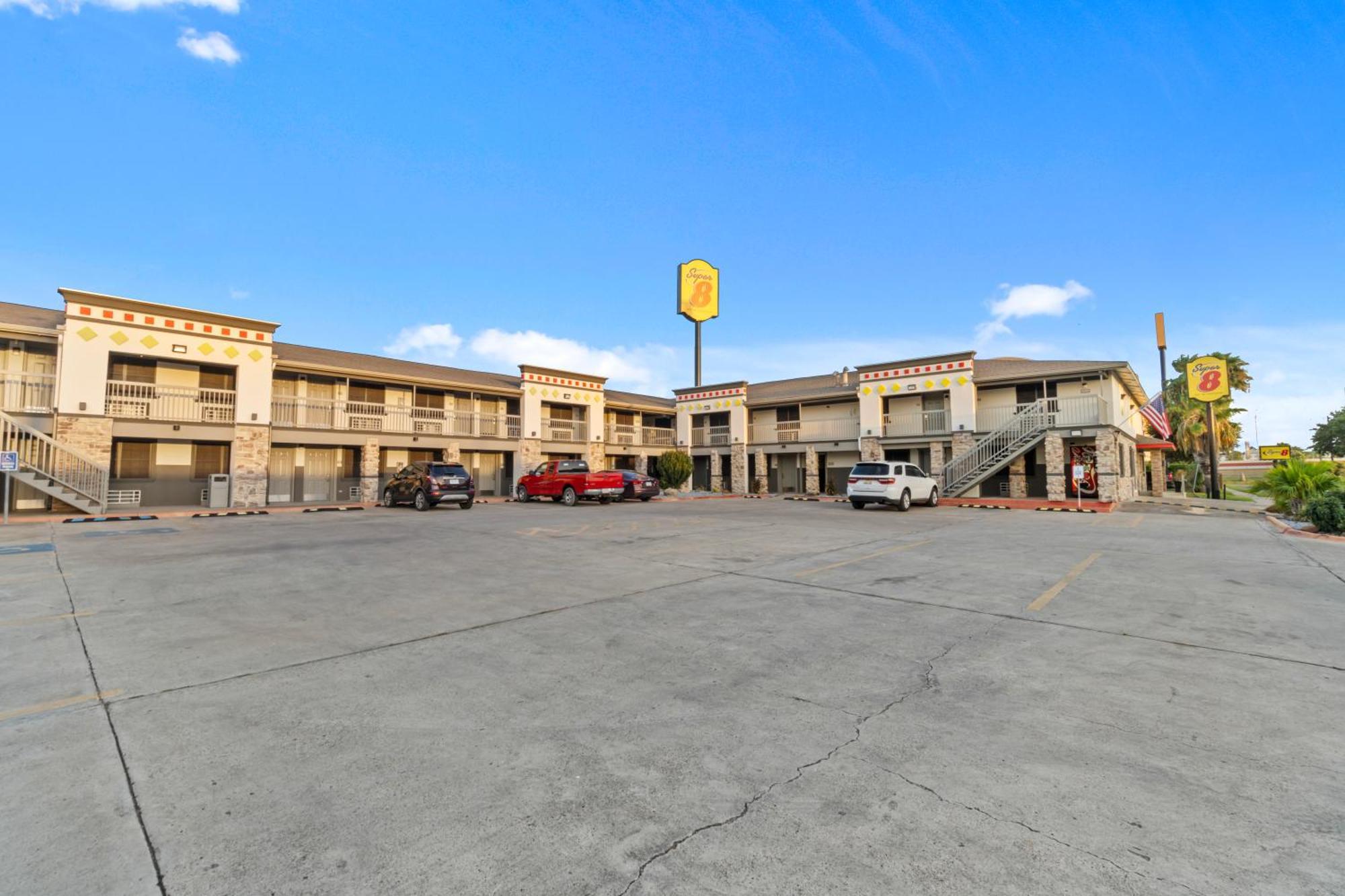 Super 8 By Wyndham Mcallen-Downtown-Airport-La Plaza Mall Motel Kültér fotó